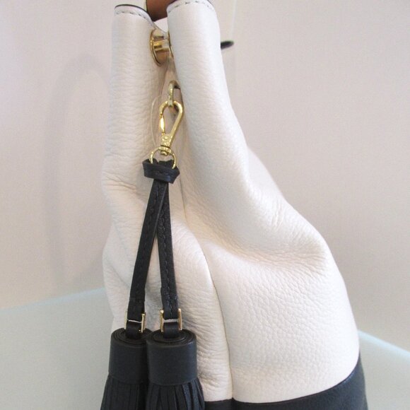 Michael Kors (Kip) New Leather Large Bucket Handbag - Picture 4 of 10